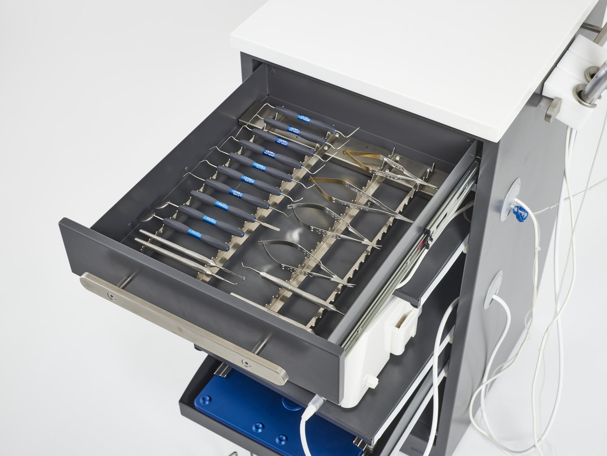 Medical Cart E-Serie (E5) – Schlanker Gerätewagen 42 cm